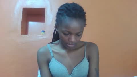 Snapshot of lovely_yvonne chatting on October 17, 2025, 10:51 am Lovely yvonne online show from October 17, 2025, 10:51 am