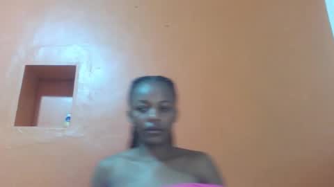 Snapshot of lovely_yvonne chatting on November 3, 2025, 2:18 pm Lovely yvonne online show from November 3, 2025, 2:18 pm