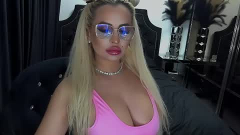 Snapshot of lovelyblondyxxx chatting on June 13, 2026, 10:40 pm PrAllinXXXa online show from June 13, 2026, 10:40 pm