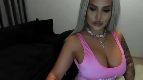 Snapshot of lovelyblondyxxx chatting on July 12, 2026, 9:28 pm PrAllinXXXa online show from July 12, 2026, 9:28 pm