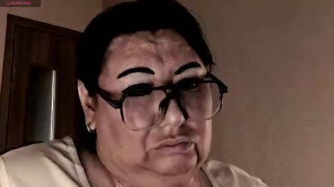 Anelana online show from April 14, 2026, 2:17 am