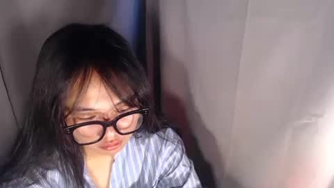 Snapshot of lovelykadita chatting on December 22, 2025, 1:35 am Kadita3 online show from December 22, 2025, 1:35 am