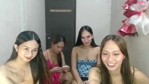 lovelykristelle online show from March 21, 2026, 4:32 pm