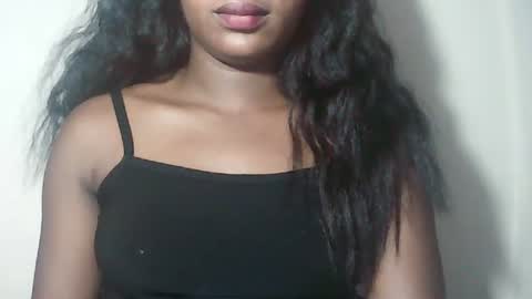 lovelylarra online show from April 3, 2026, 7:34 pm