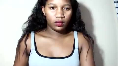 lovelylarra online show from June 3, 2026, 6:24 pm