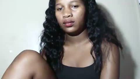 lovelylarra online show from June 5, 2026, 7:41 pm