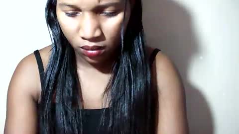 lovelylarra online show from July 4, 2026, 9:04 am