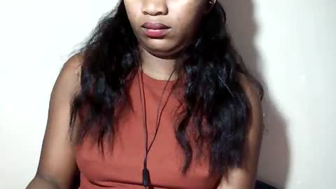 lovelylarra online show from July 12, 2026, 8:49 am