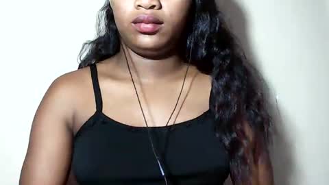 lovelylarra online show from July 14, 2026, 10:32 am