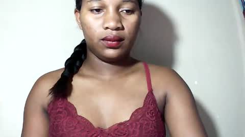 lovelylarra online show from July 16, 2026, 6:41 am