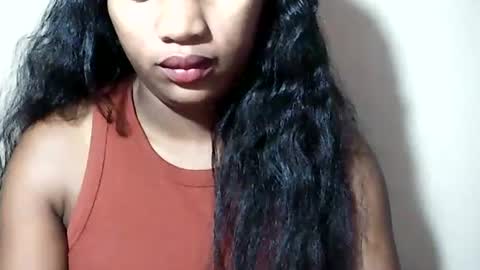 lovelylarra online show from July 25, 2026, 10:13 am