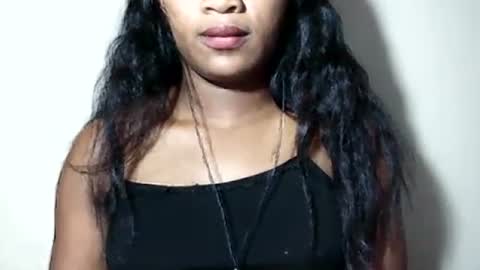 lovelylarra online show from July 28, 2026, 11:17 am