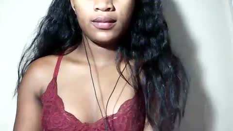 lovelylarra online show from July 28, 2026, 8:52 pm