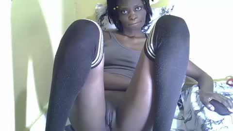 lovelymee2 online show from September 30, 2025, 11:10 pm