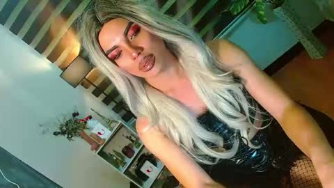 lovelymiss_shyna11 online show from April 26, 2026, 8:50 pm