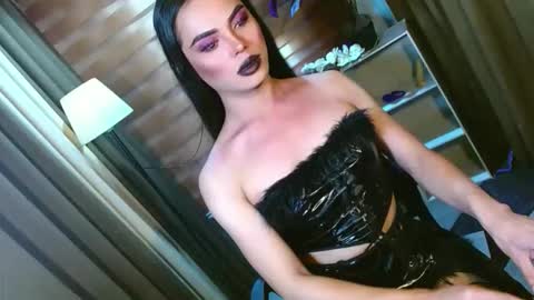lovelymiss_shyna11 online show from May 3, 2026, 5:35 am