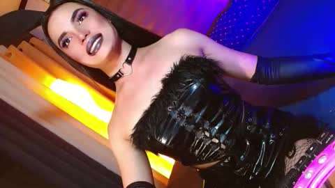 lovelymiss_shyna11 online show from May 9, 2026, 8:41 am