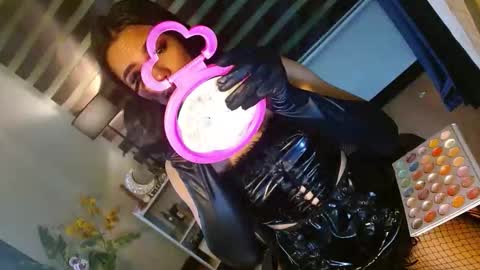 lovelymiss_shyna11 online show from May 11, 2026, 4:29 am