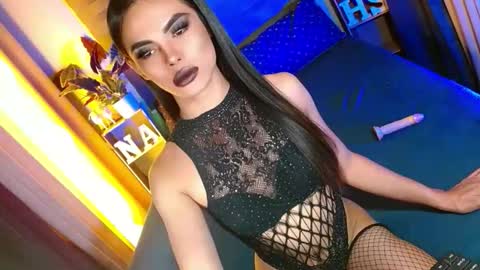 lovelymiss_shyna11 online show from June 11, 2026, 4:05 pm