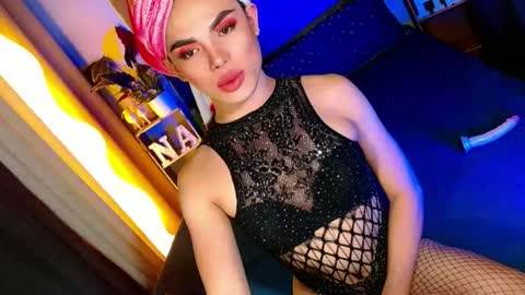 lovelymiss_shyna11 online show from June 15, 2026, 4:42 pm