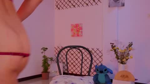 Snapshot of lovelymoon_ chatting on May 15, 2026, 5:14 am lovelymoon_ online show from May 15, 2026, 5:14 am