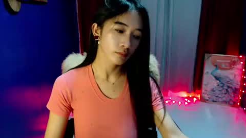Snapshot of lovelypetite143 chatting on April 19, 2026, 6:10 pm lovelypetite143 online show from April 19, 2026, 6:10 pm