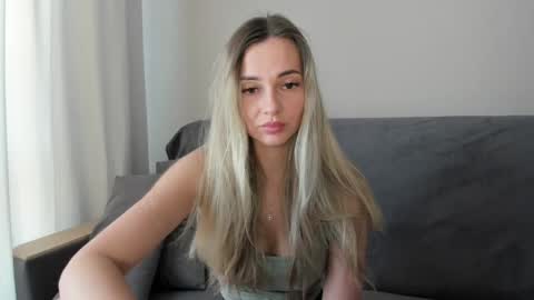 Lovely Rose online show from May 23, 2026, 11:14 am