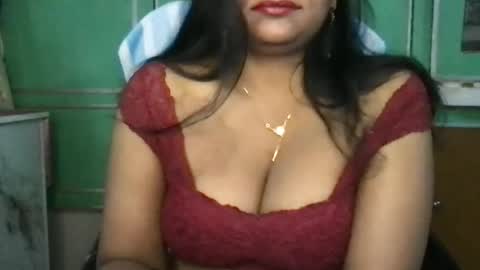 lovelyrose36 online show from June 19, 2026, 1:32 am