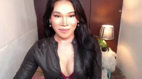 STWEET LINA online show from April 11, 2026, 11:25 am