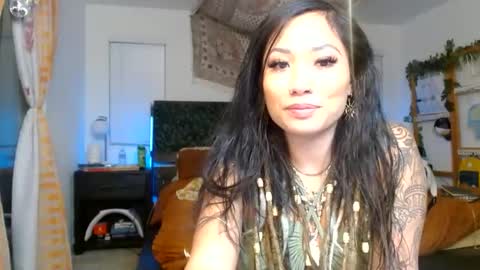 lovelyxmacii online show from September 13, 2025, 4:34 am