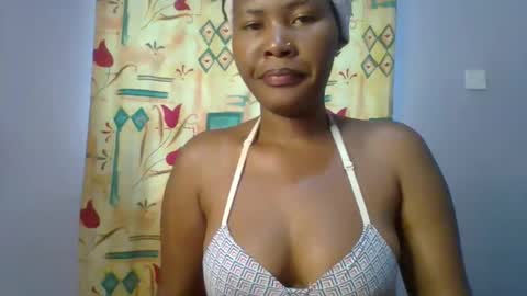 Snapshot of lovelyy_dreams chatting on April 22, 2026, 5:32 am Hanna online show from April 22, 2026, 5:32 am