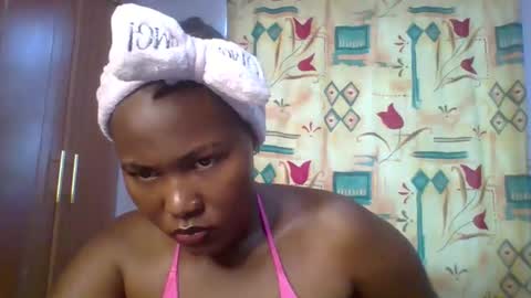 Snapshot of lovelyy_dreams chatting on April 23, 2026, 5:41 am Hanna online show from April 23, 2026, 5:41 am