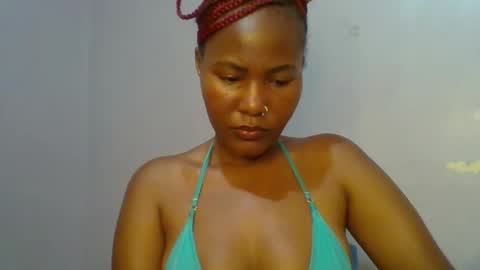 Snapshot of lovelyy_dreams chatting on April 30, 2026, 6:25 pm Hanna online show from April 30, 2026, 6:25 pm