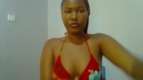 Snapshot of lovelyy_dreams chatting on May 19, 2026, 7:15 am Hanna online show from May 19, 2026, 7:15 am
