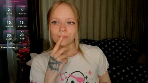 Snapshot of lovemelulu chatting on July 8, 2026, 9:36 am lovemelulu online show from July 8, 2026, 9:36 am