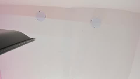 L O V E  online show from October 31, 2025, 11:44 am