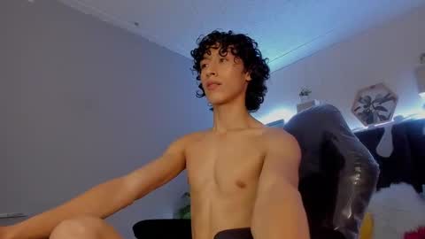 Snapshot of loverboy8_ chatting on December 6, 2024, 11:36 pm loverboy8_ online show from December 6, 2024, 11:36 pm