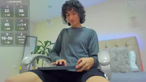 Snapshot of loverboy8_ chatting on February 21, 2025, 4:18 am loverboy8_ online show from February 21, 2025, 4:18 am