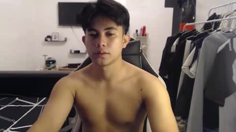 loverboyph04 online show from October 6, 2025, 5:05 am