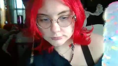 Snapshot of loverliv5 chatting on April 22, 2026, 5:25 pm loverliv5 online show from April 22, 2026, 5:25 pm