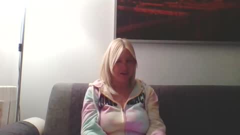 Marlyn online show from March 7, 2026, 10:40 pm