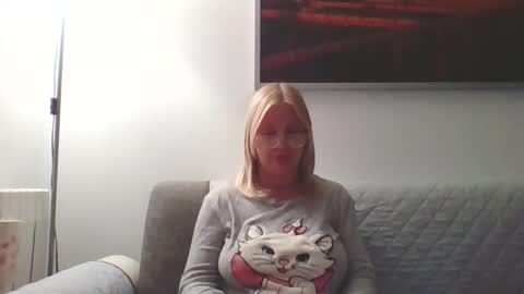 Marlyn online show from April 7, 2026, 10:42 pm