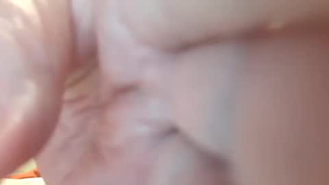 Lovetobeseen9 online show from October 4, 2025, 11:52 am