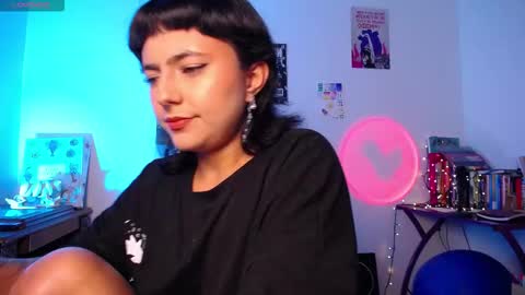 loving_alma online show from September 25, 2025, 2:04 am