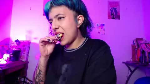 loving_alma online show from November 16, 2025, 3:45 am