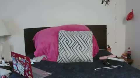 Lovingyou8607 online show from April 13, 2026, 2:44 pm