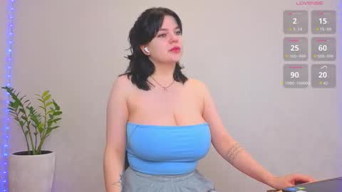 Snapshot of lovlybambi chatting on October 11, 2025, 1:42 pm Vikkkk online show from October 11, 2025, 1:42 pm