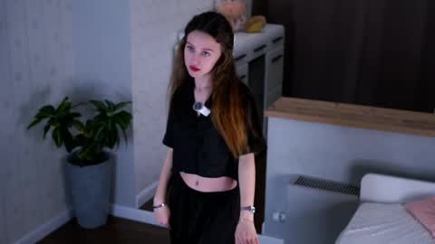 Amelia online show from April 8, 2026, 11:43 am