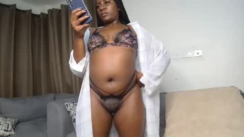 loyalcutie online show from February 4, 2026, 4:18 am