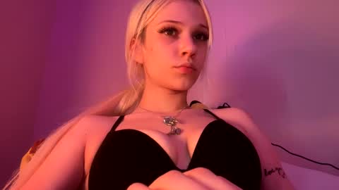 Princess  online show from December 14, 2024, 1:28 am